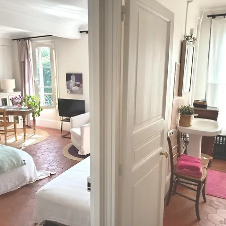 Clos Floresine Bed & Breakfast 3*